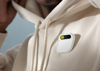 Критики оценили потенциал интеллектуального устройства AI Pin, которое должно заменить смартфон, и выразили лишь осторожный оптимизм