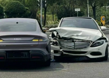 Xiaomi SU7 и Mercedes-Benz уже сравнили на прочность в серьезном ДТП