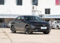 Аналог Toyota Camry с мотором 204 л.с. и запасом хода 1100 км — в 2,5 раза дешевле Camry. Стартовали продажи Wuling Xingguang 2025, цена — всего 10,5 тыс. долларов