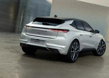 Премиальный Citroen с ChatGPT в комплекте: представлен новейший хетчбэк DS №4