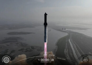 Девятый испытательный полёт сверхтяжёлой ракеты-носителя SpaceX Starship закончился полным провалом: ускоритель Super Heavy взорвался, ракета Starship сгорела в атмосфере