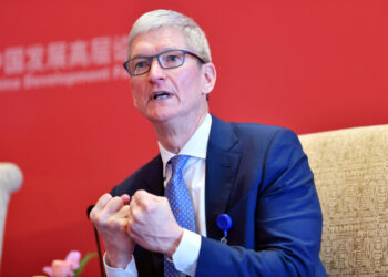 Почём iPhone? Трамп угрожает Apple 25% пошлиной, если компания не перенесет производство в США