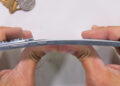 Можно ли погнуть руками тонкий Samsung Galaxy S25 Edge? Эксперименты блогера JerryRigEverything дают ответ