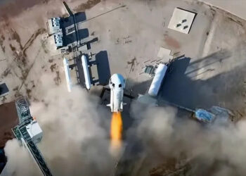 Шесть новых гражданских астронавтов Blue Origin установили личные рекорды в космосе
