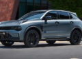 Представлен обновленный Lynk & Co 01: скидка в 4300 долларов, мощный мотор и 8-ступенчатый «автомат», которого нет у Volvo XC40 2026