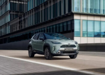 Новейший Toyota Yaris Cross 2025 с расходом 4,5-5 л на 100 км уже в России — недорого