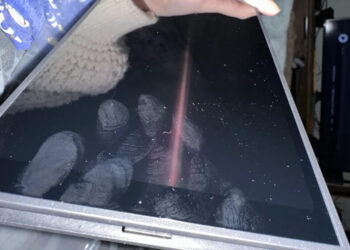 Покупатели получили Nintendo Switch 2 во вскрытых коробках с заляпанными экранами