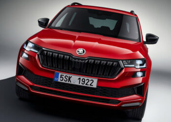 Skoda Karoq везут в Россию из Китая и Казахстана, но дилеры отказываются от этой модели — «параллельный» Karoq не выдерживает ценовой конкуренции с «китайцами»