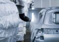 На бывшем заводе Volkswagen сварены и окрашены первые машины, которые собираются с немецкой системой контроля качества — Tenet