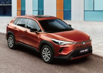 Стартовали продажи обновленного кроссовера Toyota Corolla Cross — невероятно дешево