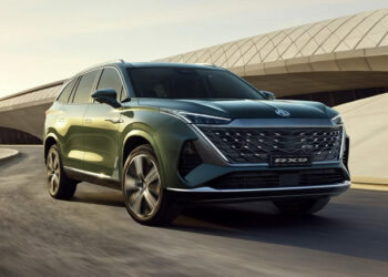 Это будет самый большой автомобиль «Москвича»: выдано ОТТС на новый «Москвич М90» — большой кроссовер с 2,0-литровым мотором и 9-ступенчатым «автоматом»