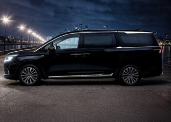 Новейший минивэн уровня Toyota Alphard, самый дешёвый в классе, который будут собирать в России. Премьера JAC RF8 состоится уже в ноябре 2025