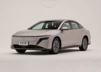 Представлен совершенно новый конкурент Toyota Camry от Nissan: гибридный Nissan N6 оценили всего в 110 тыс. юаней (1,25 млн рублей)