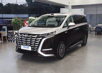 Самый популярный китайский минивэн BYD скоро выйдет в Европе: выпущено уже 300 тысяч Denza D9