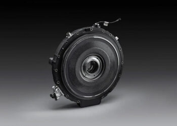 Porsche разрабатывает гибрид с осевым мотором Yasa прямо внутри маховика: до 900 л.с. под капотом