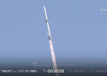 В мире появилась вторая тяжелая многоразовая ракета. Blue Origin успешно запустила ракету New Glenn с марсианской миссией