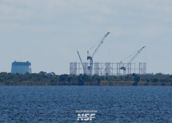 Здесь планируют собирать тысячу Starship в год. Строительство «одного из крупнейших сооружений в мире» показали на новом фото