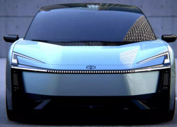 Toyota GR Corolla станет мощнее: добавится один цилиндр и 100 л.с.