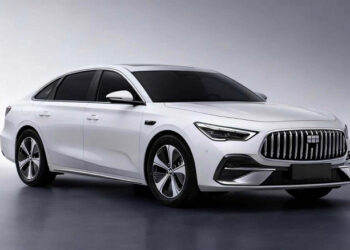 270 л.с. 165 км без бензина, максимальная скорость 190 км/ч и пятиметровый кузов. Представлен Geely Galaxy Starshine 7 PHEV