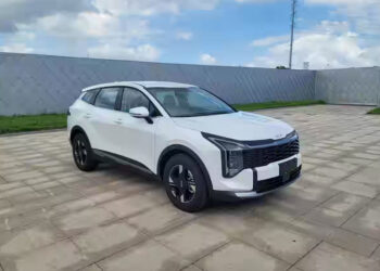 Новый Kia Sportage представят 21 ноября. Он получит 2,0-литровый мотор на 244 л.с. и 8-ступенчатый «автомат»