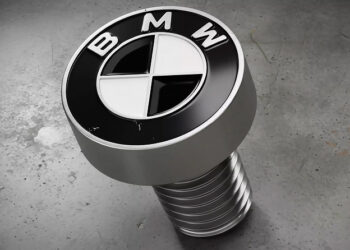 Отремонтировать BMW станет гораздо сложнее: компания запатентовала специальные винты, которые невозможно открутить стандартными инструментами