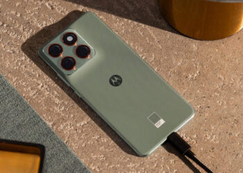 OLED-дисплей 120 Гц, 16 ГБ ОЗУ,  Android 16 и очень быстрая зарядка. Новый смартфон Motorola готовится к выходу