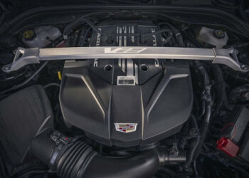 Новая жизнь легендарного V8 Small Block. General Motors разрабатывает новый мотор V8 — с объемом 6,7 литра