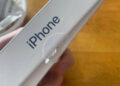 Клиенту отправили новый iPhone 17 Pro с пятнами и сорванной пломбой, а на обмене насчитали тройной задаток