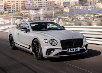 Обеспеченные россияне предпочитают Bentley Continental GT: итоги рекордного года на рынке люксовых авто с пробегом