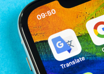 В Google Translate нашли “скрытого” чатбота: он мечтает сбежать с ПК на свежий воздух
