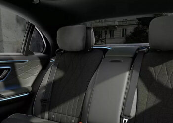 Mercedes S-класса впервые за 50 лет получил тканевые сиденья, и за них нужно доплачивать