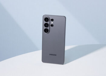 Владельцы Galaxy S26 Ultra в США сообщают, что Samsung готова платить пользователям до 250 долларов, лишь бы они не отказывались от смартфона