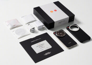 Новый Xiaomi 17 Ultra Leica Edition поступил в продажу в Китае — вдвое дешевле, чем в Европе. Комплект поставки показали на фото