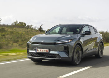 Toyota C-HR+ получил 150 кВт зарядку и до 607 км хода