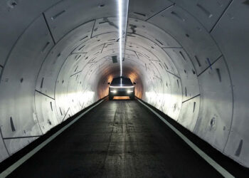 Илон Маск строит туннели за свой счёт: пассажирские маршруты появятся в разных городах