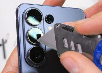 На экране Samsung Galaxy S26 Ultra мелкие царапины почти незаметны. Тесты блогера JerryRigEverything показали особенности новинки