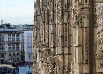 Редкий компактный флагман с топовой камерой и АКБ на 7000 мАч. OnePlus 15T показал возможности до запуска