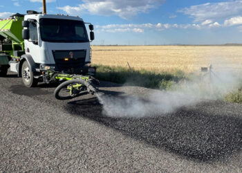 Распылитель жидкого битума Cimline P5 ремонтирует выбоины на асфальте всего за 2 минуты