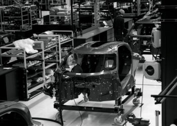 Koenigsegg запустила в производство 2300-сильный гиперкар Gemera спустя шесть лет после анонса