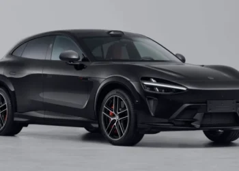 Электрический монстр Xiaomi YU7 GT: 990 л.с., 705 км запаса хода и автопилот