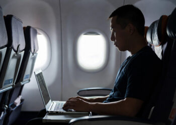 Интернет в самолётах и поездах без Starlink и других зарубежных решений: в России создали полностью отечественную антенну «Эфир-600»