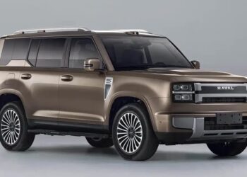 800 вольт, 2,0-литровый мотор, режим «краба» и очень просторный 6-местный салон: новый флагманский внедорожник Haval называется Great Wall H10, и он готов к премьере