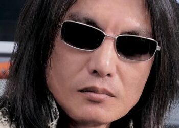 Создатель серий Dead or Alive и Ninja Gaiden как-то раз допился до такого состояния в Лос-Анджелесе, что его окружили десятки полицейских