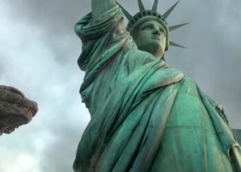 В первом тизере cиквела “Годзиллы: Минус Один” показали кайдзю на фоне статуи Свободы