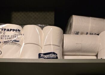 Шведское кафе перешло на ИИ-управление, но без людей там всё равно не обошлось, а бот совершает заказывает ненужные вещи