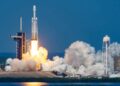 Тяжелая ракета SpaceX Falcon Heavy снова летит в космос после 1,5-годовой паузы: опубликована ссылка на трансляцию