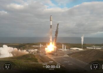 15-й полет первой ступени и снова успех: SpaceX запустила новую партию Starlink