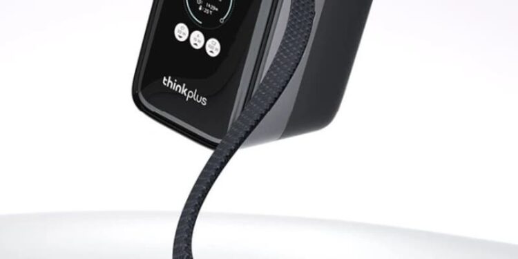 20 000 мАч, 190 Вт и 2,0-дюймовый экран — за 50 долларов. Представлен мобильный аккумулятор Lenovo ThinkPlus Retractable Cable High-Power Portable Power Bank 190W 20K
