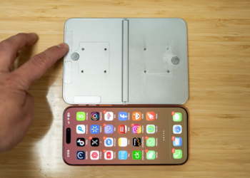 Насколько большим будет iPhone Fold/Ultra: макет сравнили с iPhone 17 Pro Max и iPad mini