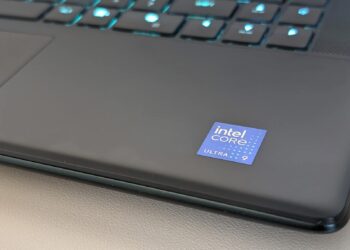 24-ядерный Core Ultra 9 290HX Plus оказался одним из самых горячих процессоров Intel: температура под нагрузкой превышает 103°C